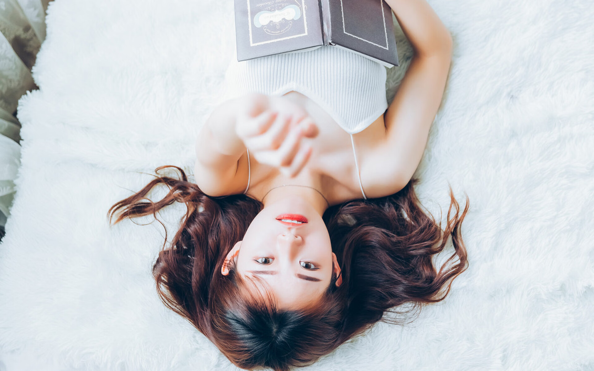 跨界致敬，NBA季后赛之夜，莱万稳定输出不掉线的致命射手哲学