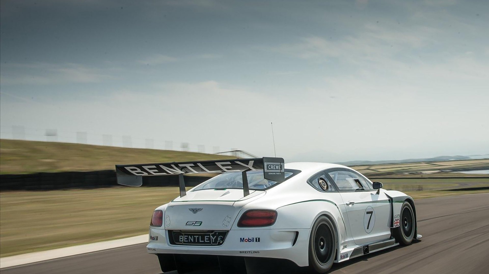 地球上唯二的奇迹，当F1极速邂逅足球血性