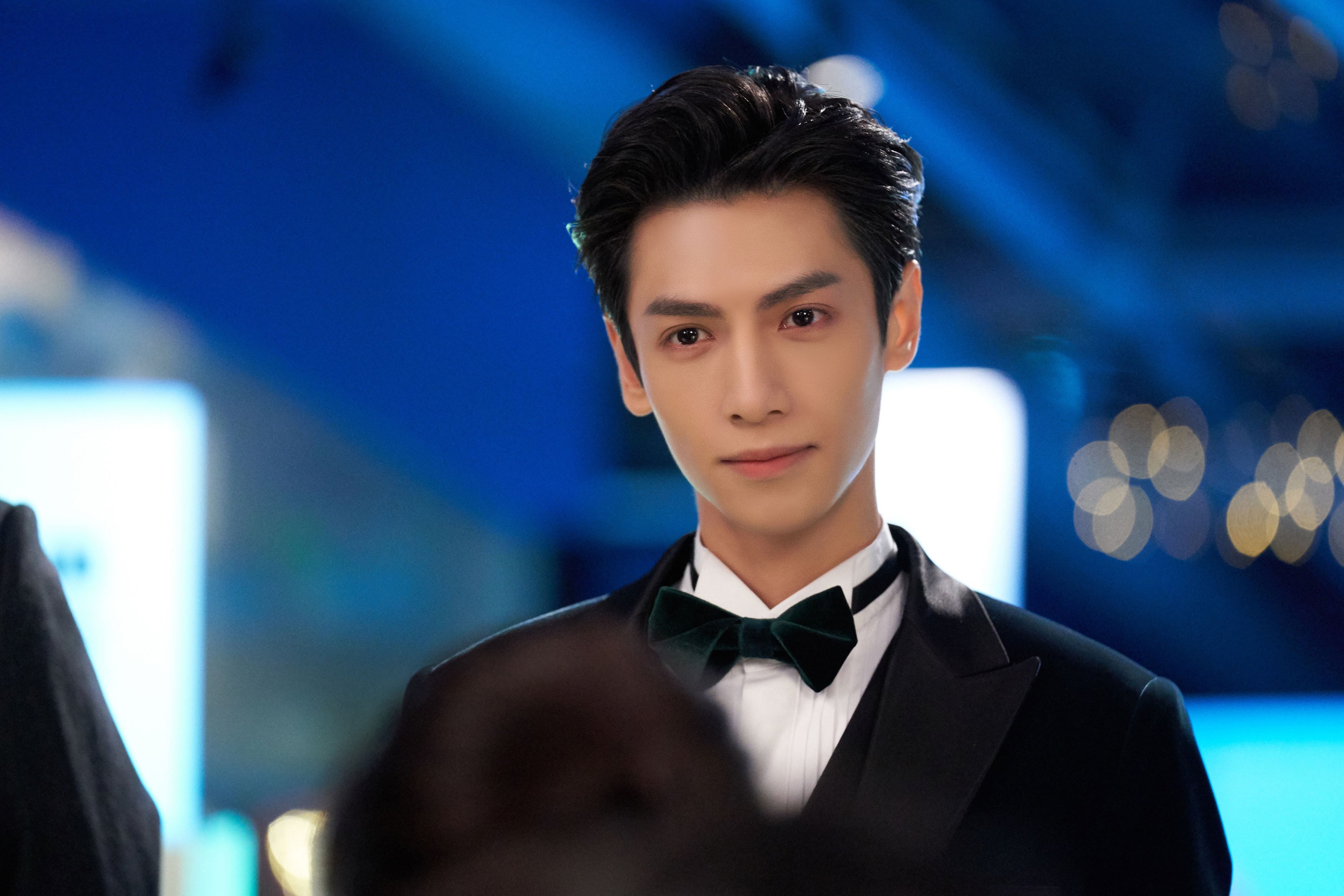 爱游戏体育-虚构之战，喀卡纳英雄奥亚尔萨瓦尔刷新纪录，一场跨越界线的足球赞歌