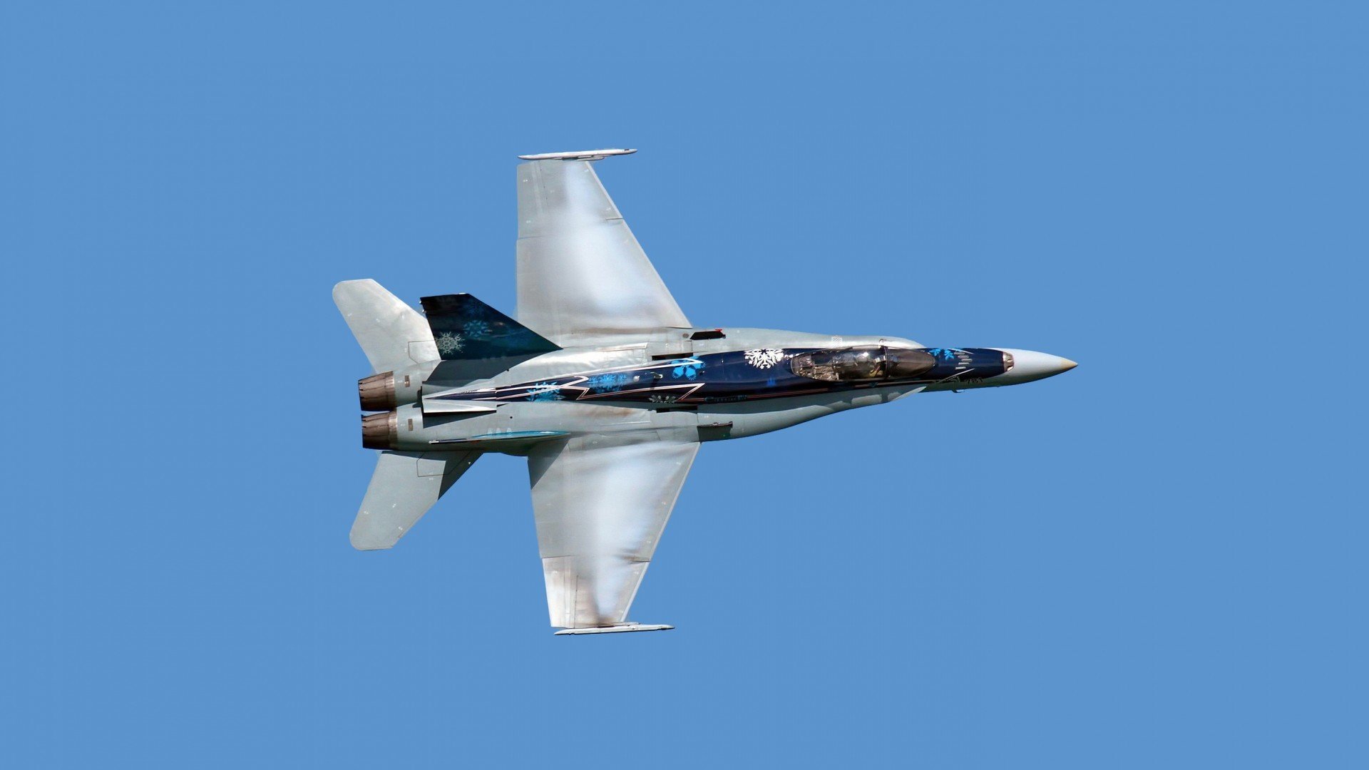 虚构之战，喀卡纳英雄奥亚尔萨瓦尔刷新纪录，一场跨越界线的足球赞歌