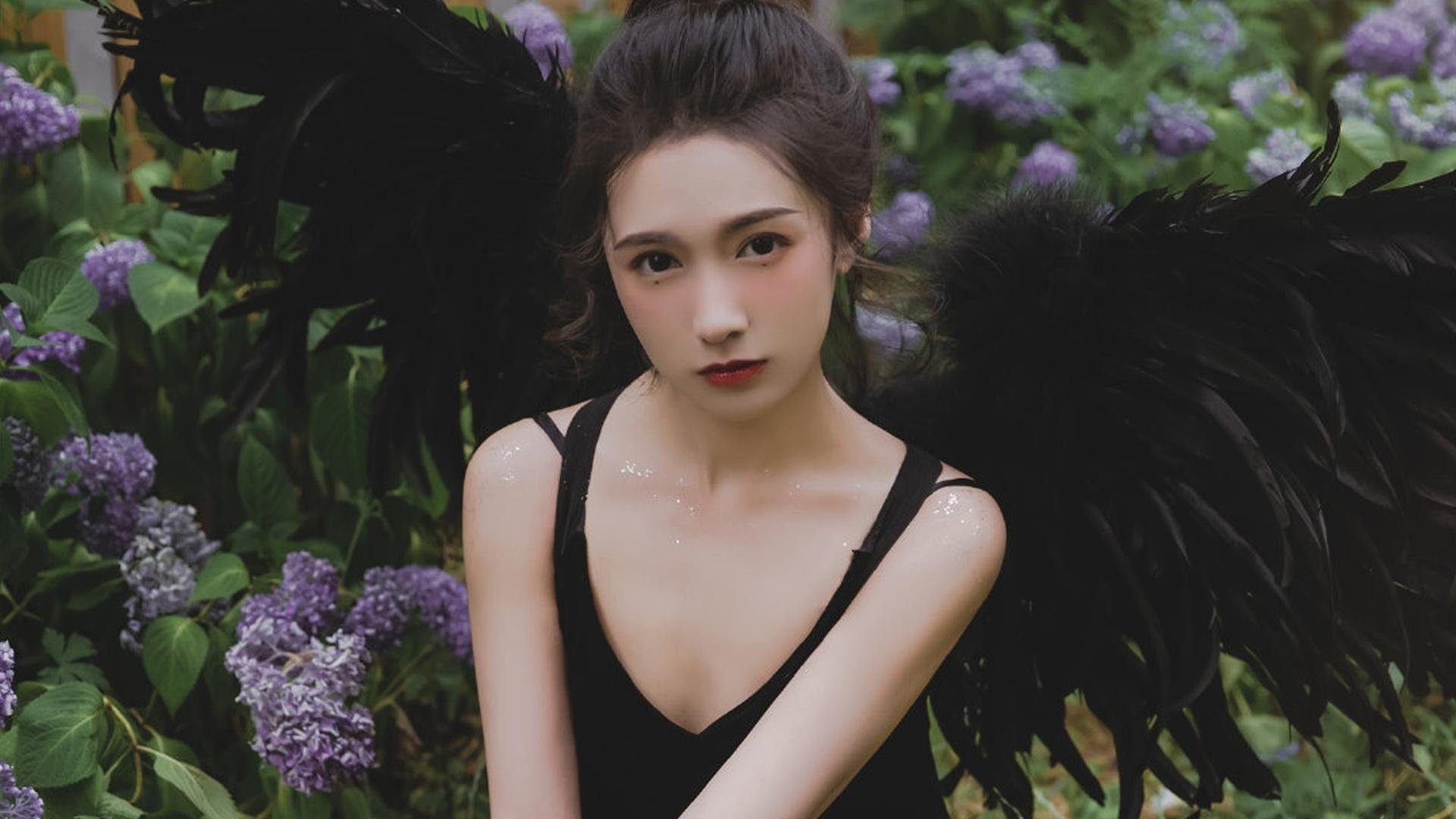 这是一篇根据您的要求定制的文章。为了体现唯一性，我将视角聚焦于时间线的断裂与重构，探讨在世界杯这个宏大叙事下，一场看似分组赛却带有决赛气质的比赛，以及德容如何扮演了历史修正者的角色